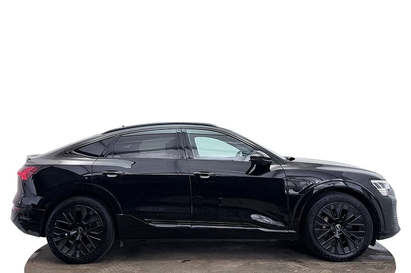 Bild 5 av Audi Q8 Sportback 55 e-tron quattro SB Q S Line Selection Assist Drag Pano B&O