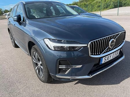 Volvo XC60 T6 Recharge Core Bright plug in AWD 350HK 4x4 Panorama
