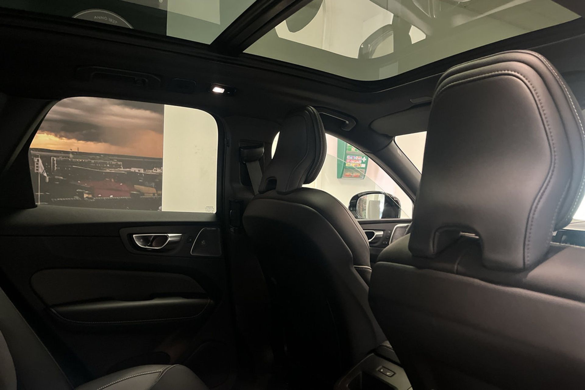 Volvo XC60 T8 Plus Dark 2025, photo 7/7