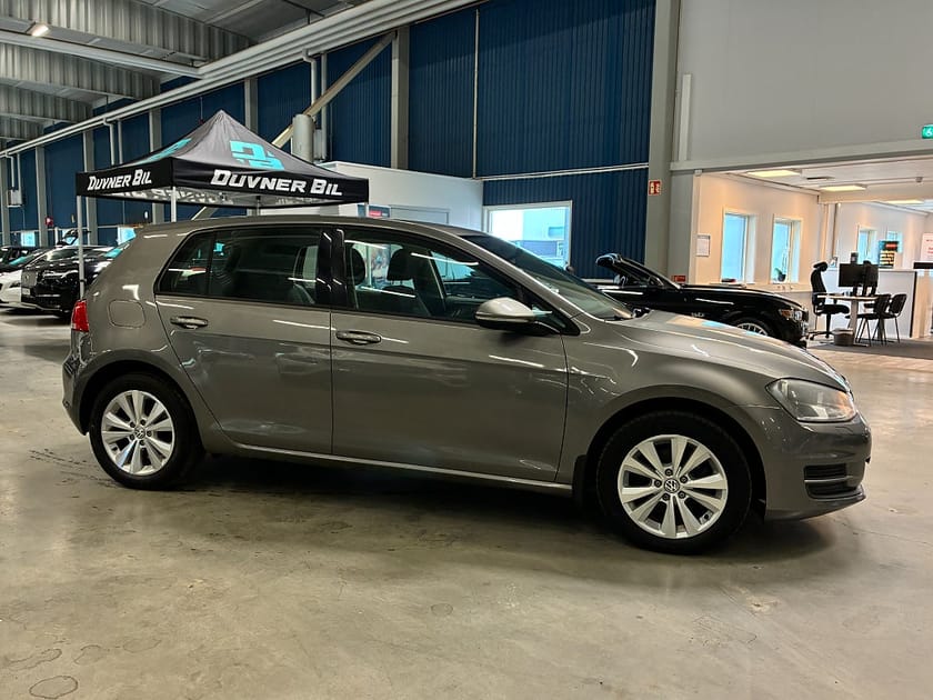 Bild 2 av Volkswagen Golf 5-dörrar 1.6 TDI |  Kamrem bytt | Drag | Värmare