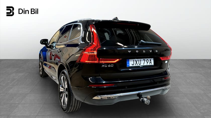 Bild 3 av Volvo XC60 Recharge T6 AWD Core Edition Panorama Drag Läder