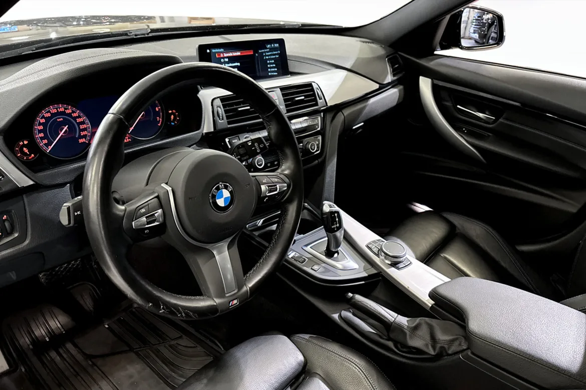 BMW 320i xDrive Touring
