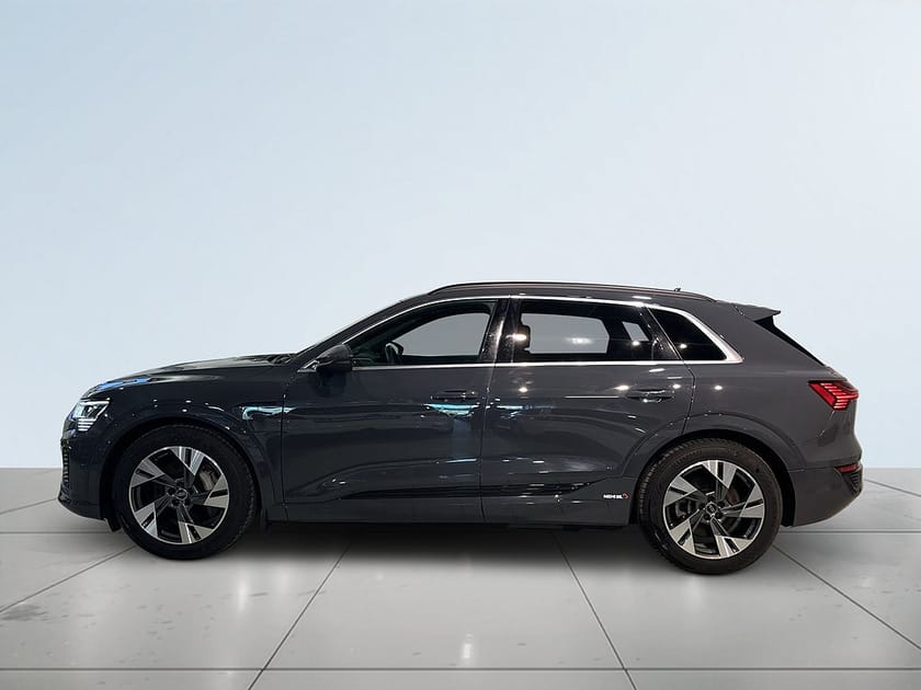 Bild 4 av Audi Q8 50 e-tron quattro S Line Drag Luft GPS Pvärm SoV