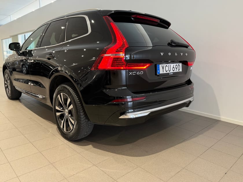 Bild 4 av Volvo XC60 Recharge T6 Core Edition / Panoramatak / Dragkrok / 10 000kr tillbehör /
