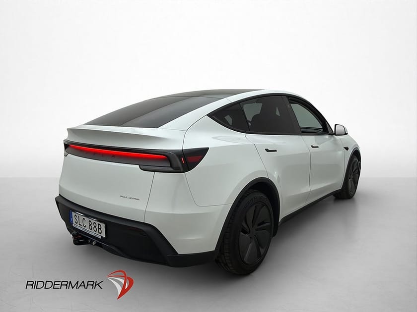 Bild 5 av Tesla Model Y Long Range AWD Drag Värmepump Pano Svensksåld