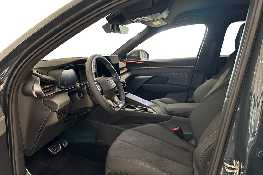 Bild 4 av CUPRA Terramar VZ e-Hybrid 1.5 272HK