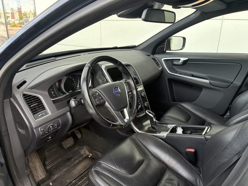 Bild 3 av Volvo XC60 T5 Momentum Kamera Navigation Pano