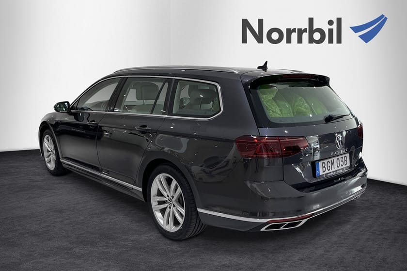 Bild 3 av Volkswagen Passat Sportscombi TDI 200 DSG 4Motion R-Line/Drag/Värmare