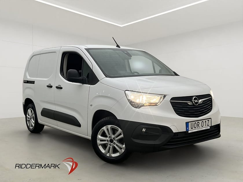 Bild 1 av Opel Combo Cargo 131hk Värmare Drag B-Kamera CARPLAY Moms