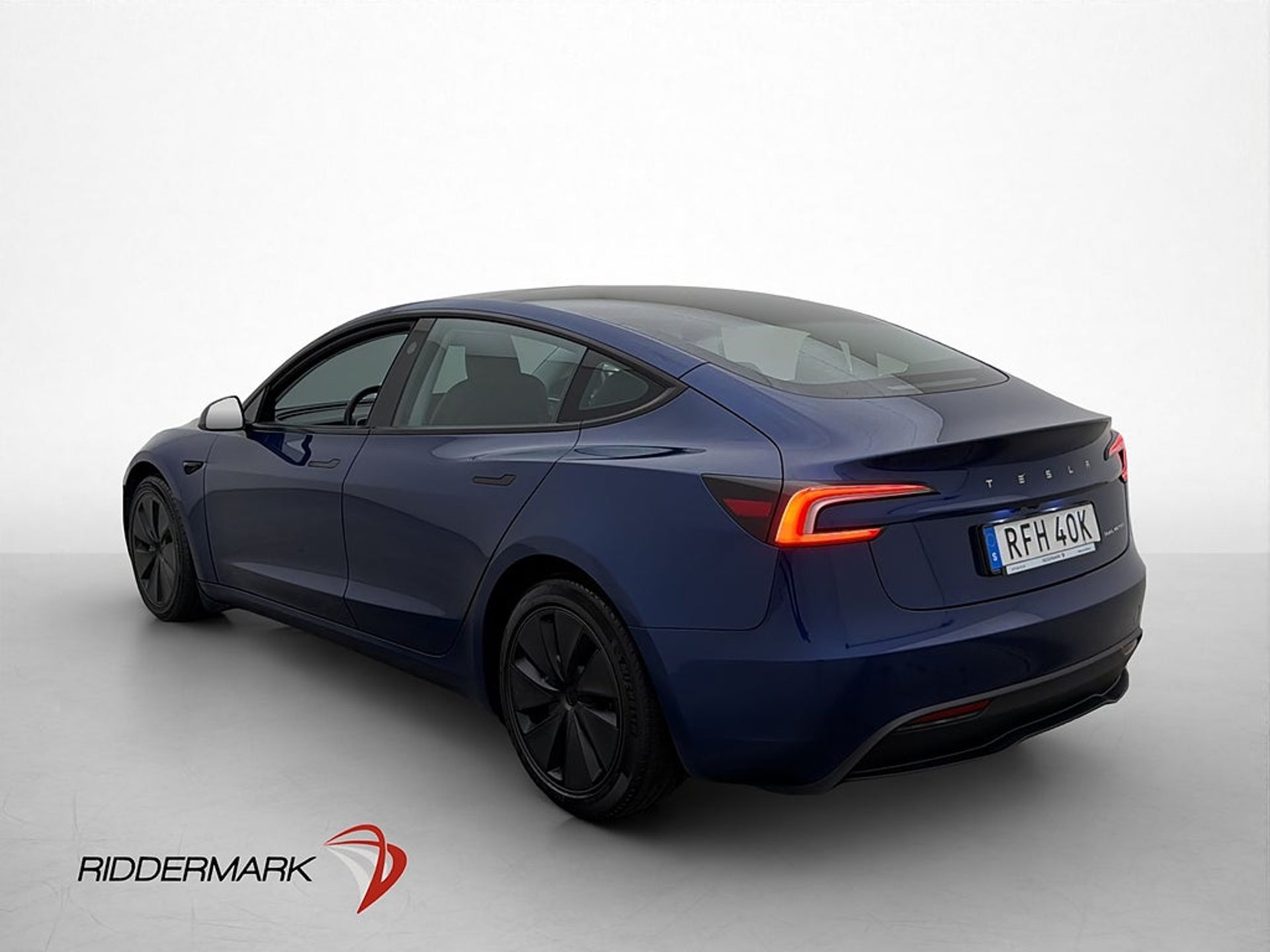 Tesla Model 3 Svensksåld MOMS Skärm-bak 2024, bild 6/10