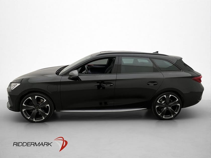Bild 4 av CUPRA Leon Sportstourer e-Hybrid ST 245hk MOMS Pano  Navi Kamera