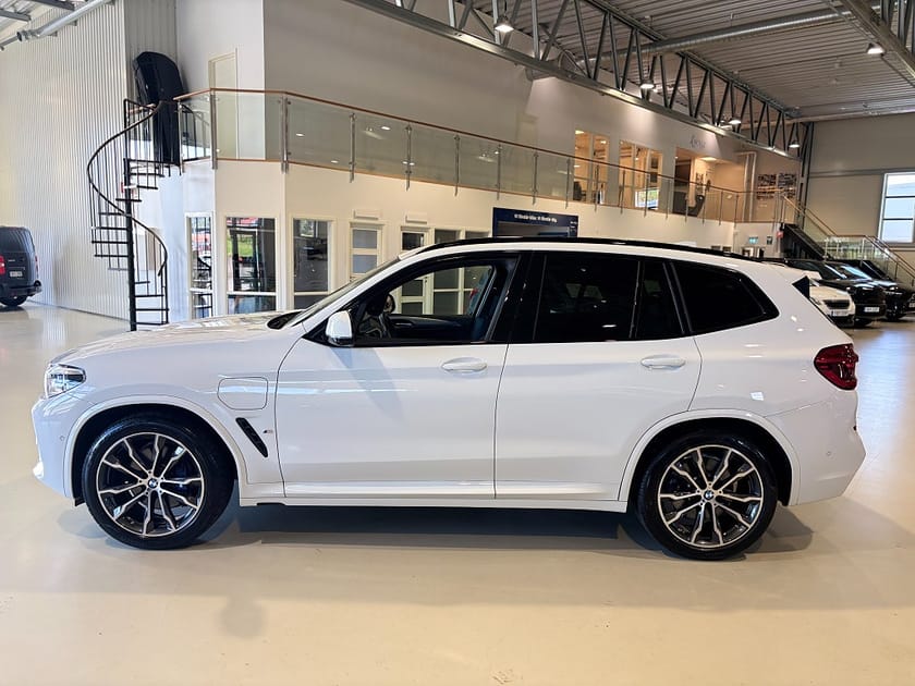 Bild 2 av BMW X3 xDrive30e Steptronic M Sport, HK / HUD