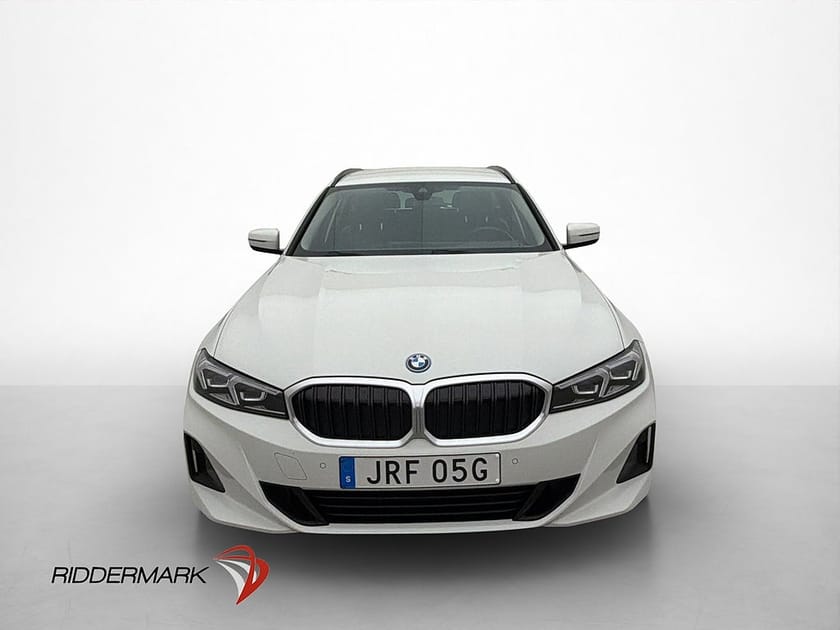 Bild 2 av BMW 330e xDrive Touring 292hk CarPlay Wide Navi Farthållare Dragkrok