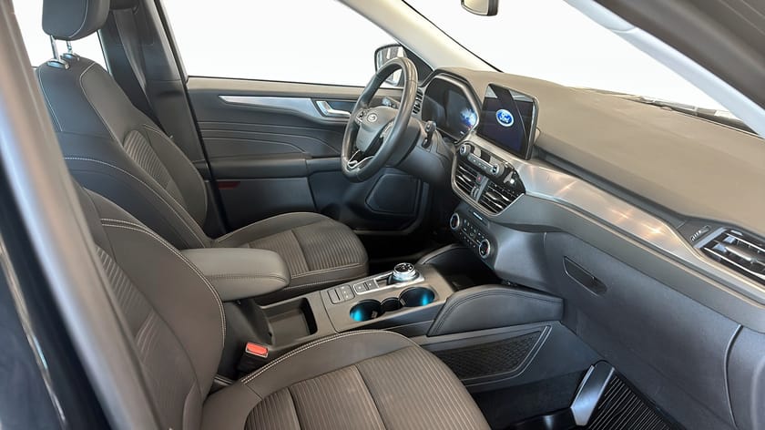 Bild 3 av Ford Kuga Plug-In Hybrid 225Hk / Kamera / Navi / CarPlay