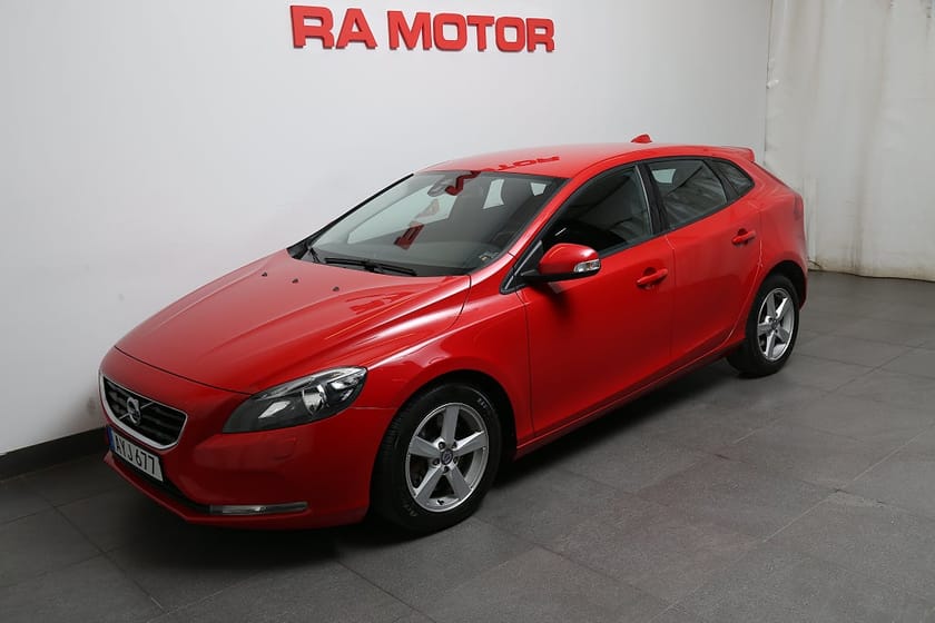 Bild 1 av Volvo V40 D3 150hk Kinetic Nybesiktad P-sensorer Värmare