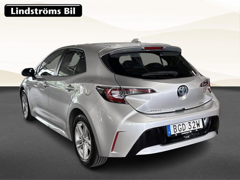 Bild 4 av Toyota Corolla Hybrid 1.8 5D Active Kupéfläkt LED Sommar/Vinterhjul