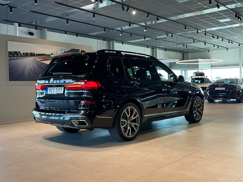 Bild 4 av BMW X7 M50d M Sport D/A Pro B&W Massage Pano Sky-Lounge Drag