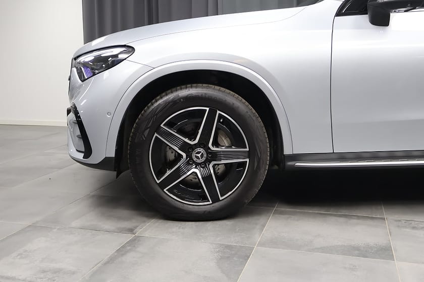 Bild 5 av Mercedes-Benz GLC 400 e 4MATIC AMG Premium Plus HUD Pano 360 AIRMATIC