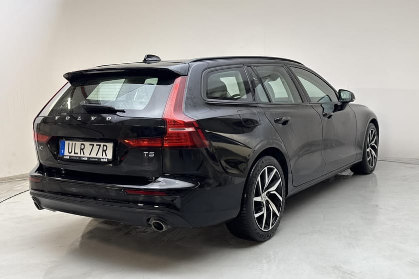 Bild 3 av Volvo V60 T5 250hk Momentum Edition Teknikpaket Panorama