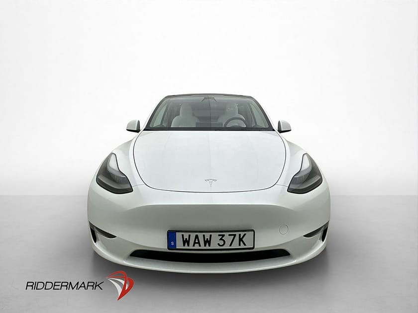 Bild 4 av Tesla Model Y Long Range AWD Ljus-interiör Dragkrok En ägare