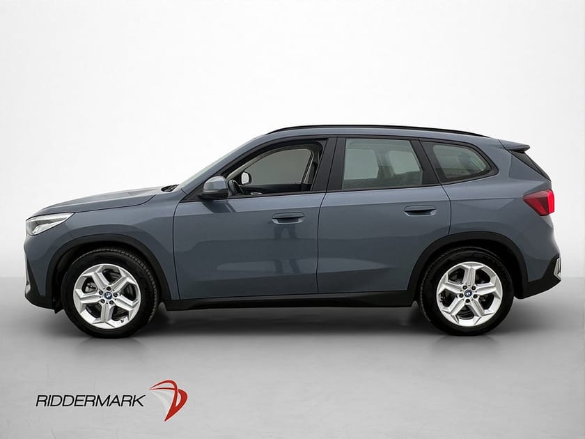 Bild 3 av BMW iX1 xDrive30 306hk Wide Kamera Navi Dragkrok Skinn