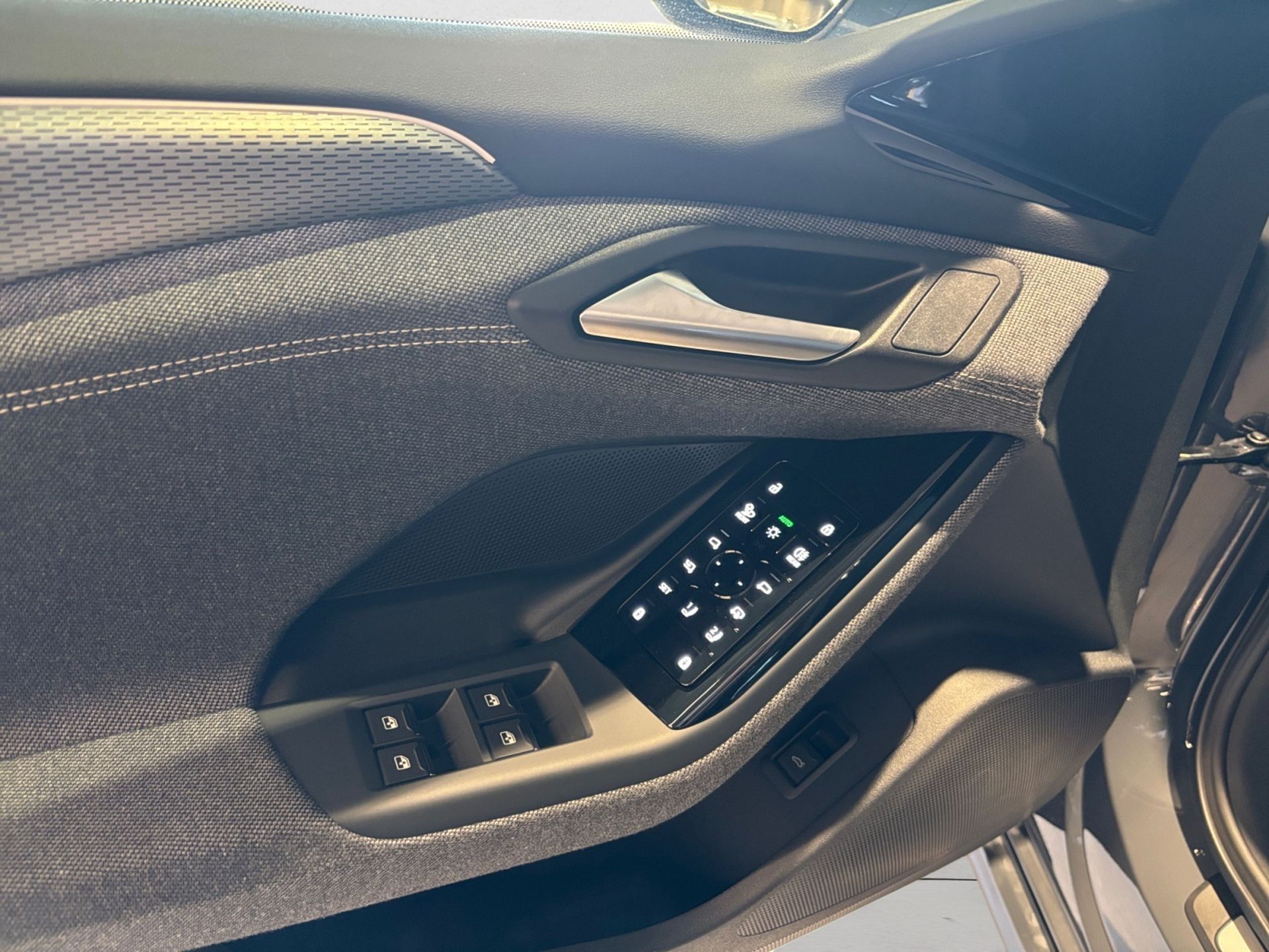 Audi A6 e-tron e-tron S-line 210 KW 2027, kuva 7/13