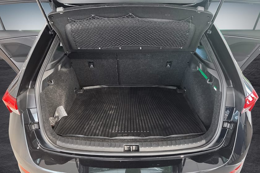 Bild 5 av Škoda Scala MONTE CARLO 1,0 TSI Panorama, Drag, Kamera