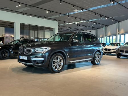 BMW X3 xDrive30e X Line Rattvärme Dragkrok HiFi Navi