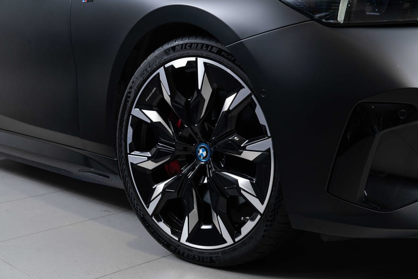 Bilde 3 av BMW i5 M60 xDrive Sedan - M Sport PRO-Glasstak-Skinn-Krok-Glasstak