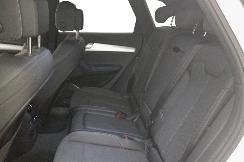 Bild 5 av Audi Q5 55 TFSI e quattro TFSIe S-line / Luftfjädring / Svart opt