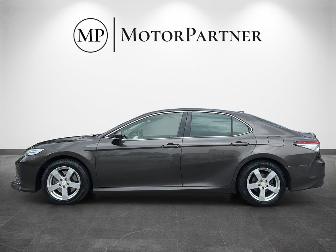 Toyota Camry Hybrid, bild 4 av 21
