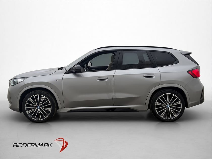 Bild 5 av BMW iX1 xDrive30 306hk M-Sport Pano HuD Kamera Navi