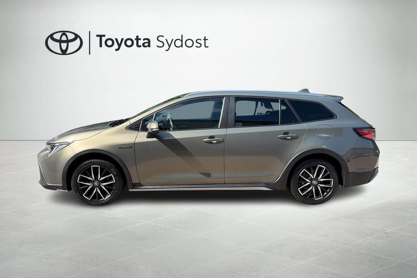 Bild 4 av Toyota Corolla TREK Hybrid backkamera, rattvärme, p-sensorer fram och bak, dragkrok mm