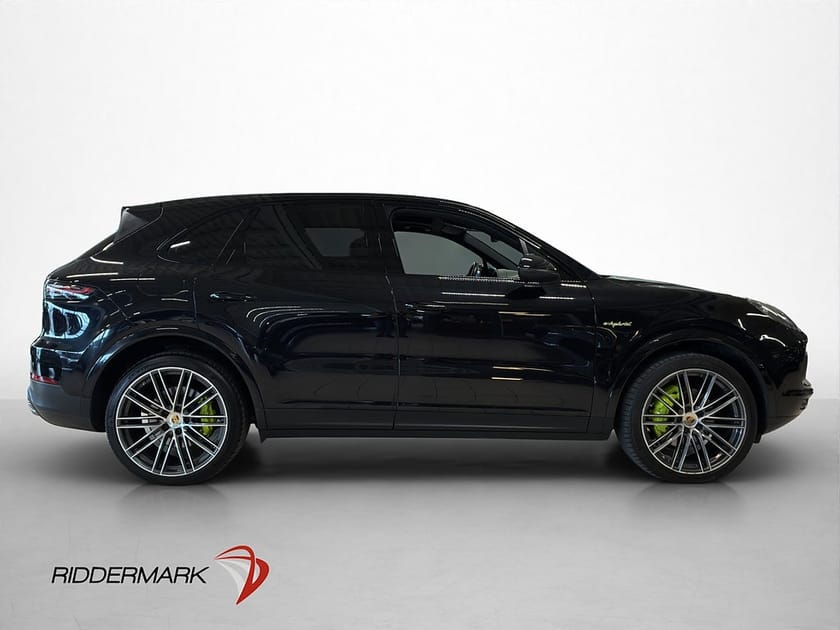 Bild 4 av Porsche Cayenne E-Hybrid Pano Chrono Pano 22" Turbo PASM