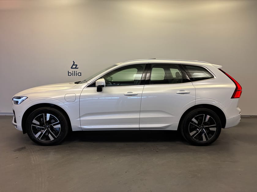 Bild 3 av Volvo XC60 T6 Plus Bright Nordic Edition / Panoramatak / Keyless / 360 Kamera / Bowers&Wilkins / Dragkrok /