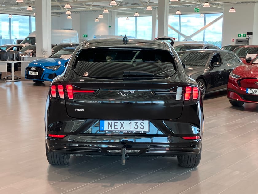 Bild 3 av Ford Mustang Mach-E Standard Range AWD / Drag / B&O