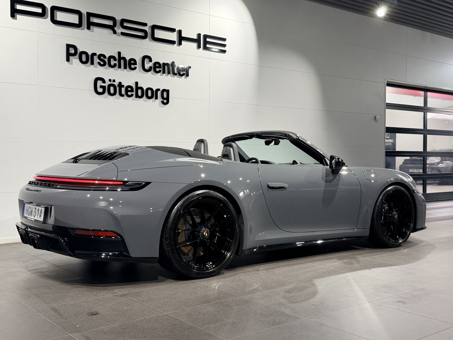 Porsche 911 Carrera 4 GTS Cabriolet 2025, bild 4/10
