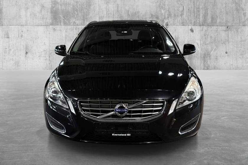 Bilde 2 av Volvo V60 1.6 114hk Momentum/Hengerfeste/ Dab/Blåtann/ Skinn