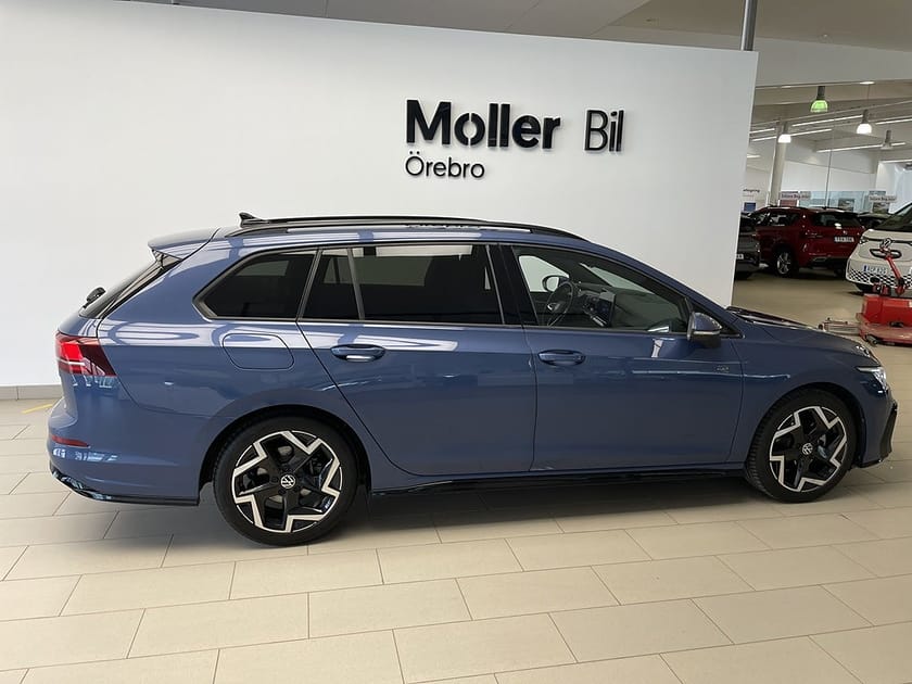 Bild 3 av Volkswagen Golf Sportscombi Sportsvan 1.5 eTSI 150hk  DSG R-Line|B-kamera|Drag|El-bakluc
