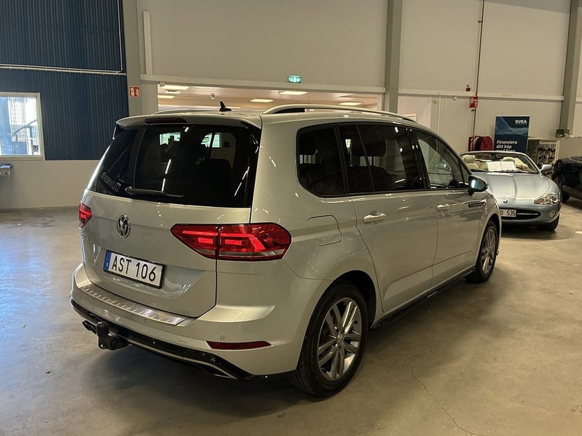 Bild 4 av Volkswagen Touran 7-seater R-Line Plus 7-sits 1.4 150Hk Aut | Dragkrok | V-hjul
