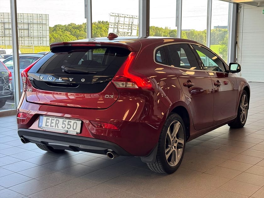 Bild 2 av Volvo V40 D3 Automat Summum Kamera Drag Keyless Pano