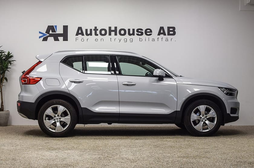 Bild 3 av Volvo XC40 T2 Momentum Bränslevärmare CarPlay B-kamera LED 4,99%