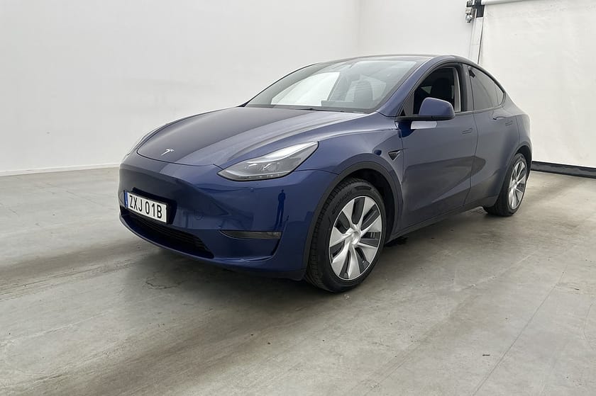Bild 4 av Tesla Model Y Long Range AWD Värmepump Dragkrok Svensksåld