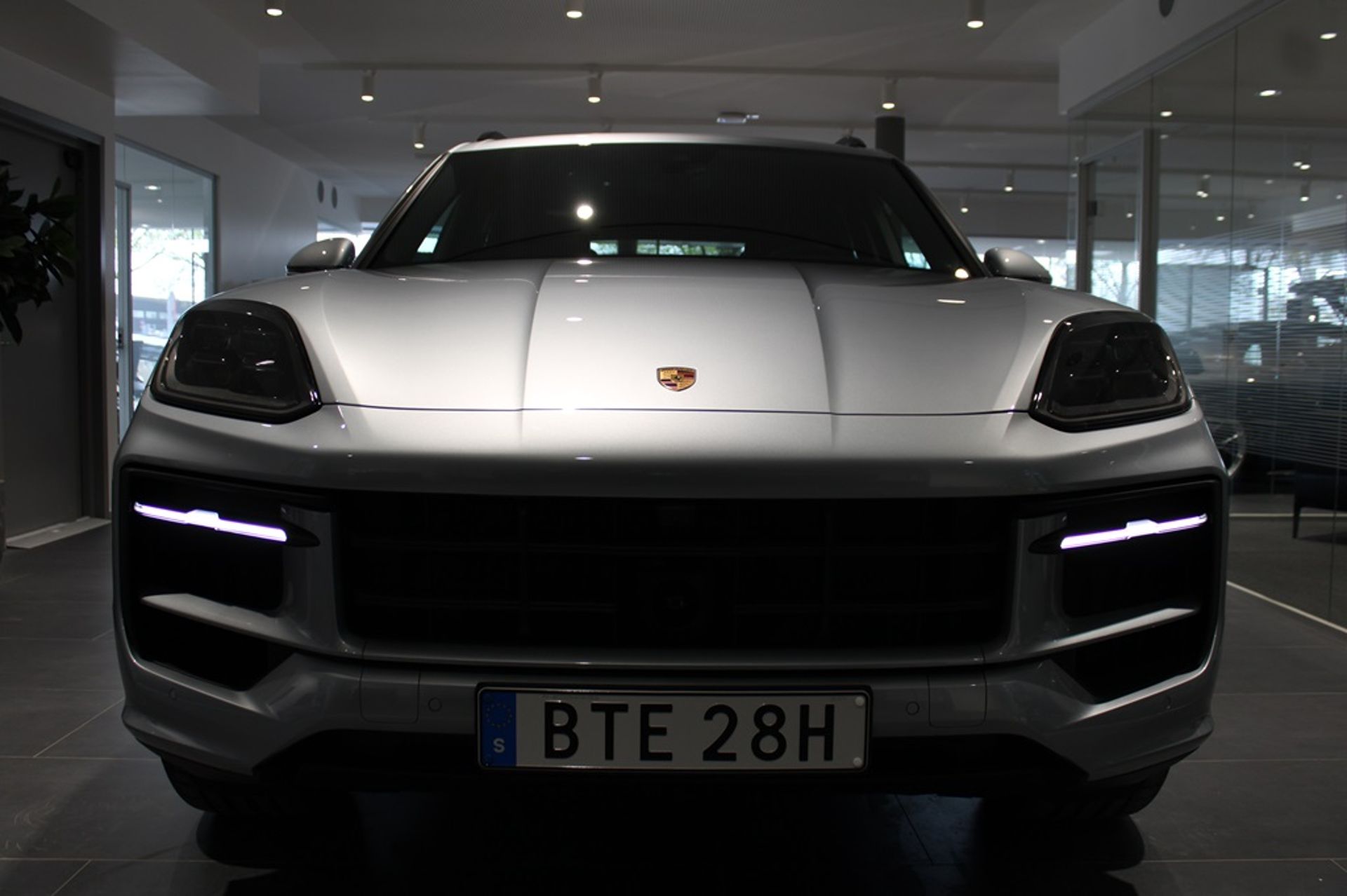 Porsche Cayenne E-Hybrid 2026, photo 3/28
