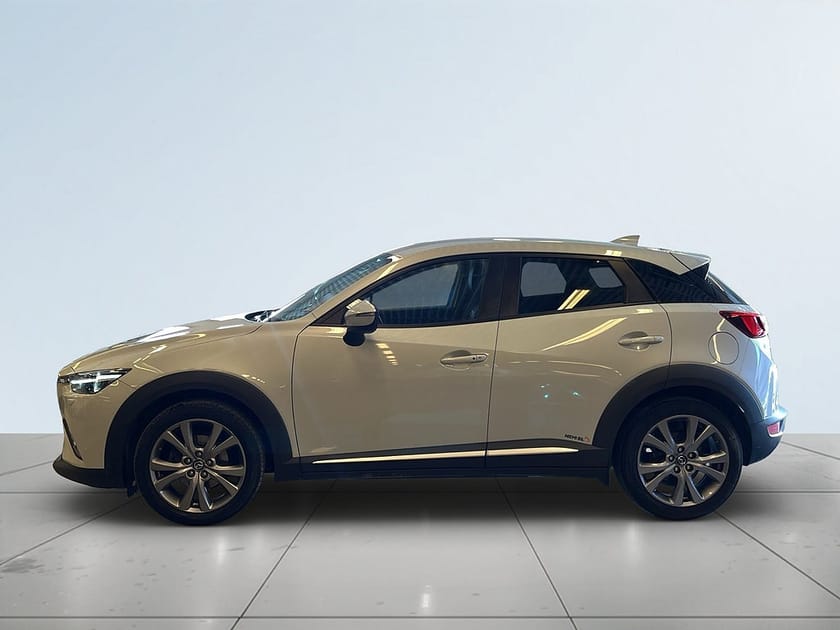 Bild 4 av Mazda CX-3 1.5 AWD Kamera/BOSE-Ljud/MoK-Värm/Skinn/S&V/HuD/Navi
