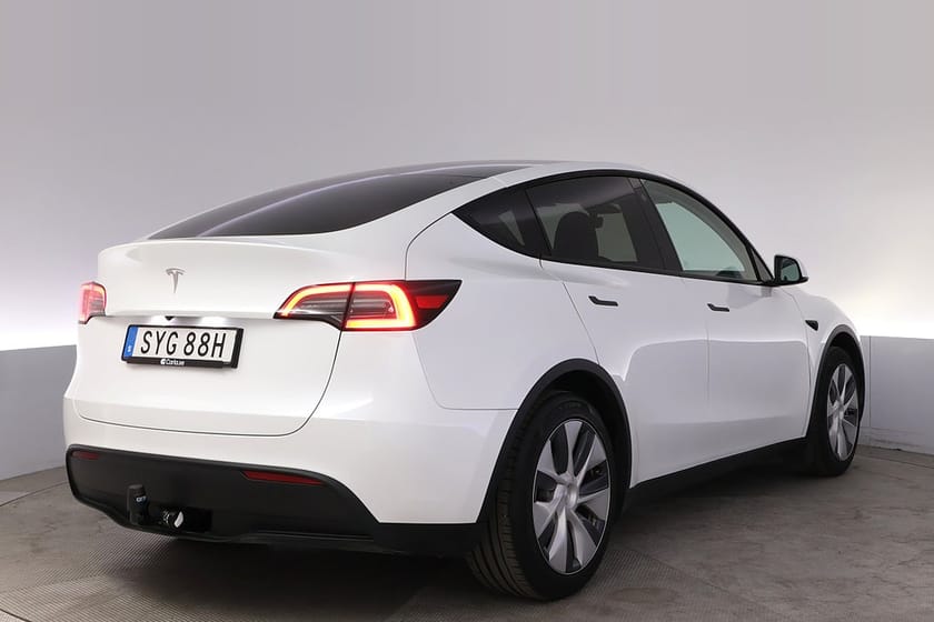 Bild 5 av Tesla Model Y Standard Range RWD Autopilot Panorama Drag