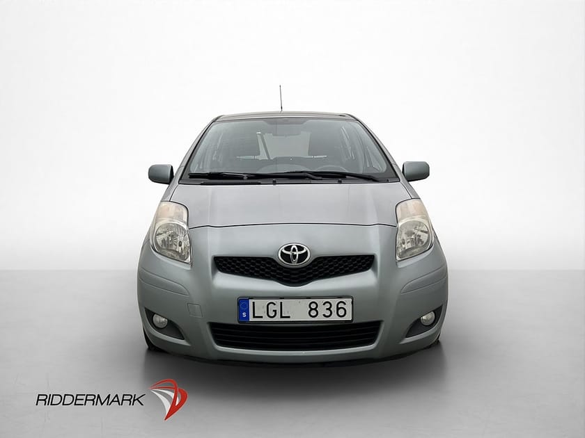 Bild 2 av Toyota Yaris 1.33 99hk Svensksåld Låg-Årsskatt 0.52 l/mil