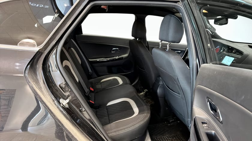 Bild 5 av Kia cee'd_sw SW GT-Line | Backkamera | 135hk