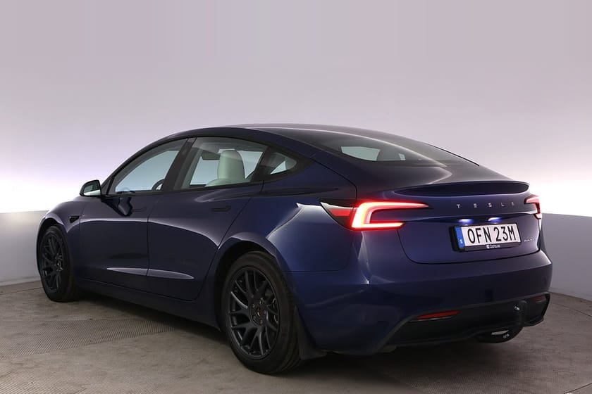 Bild 4 av Tesla Model 3 Long Range AWD Highland Autopilot Pano Drag