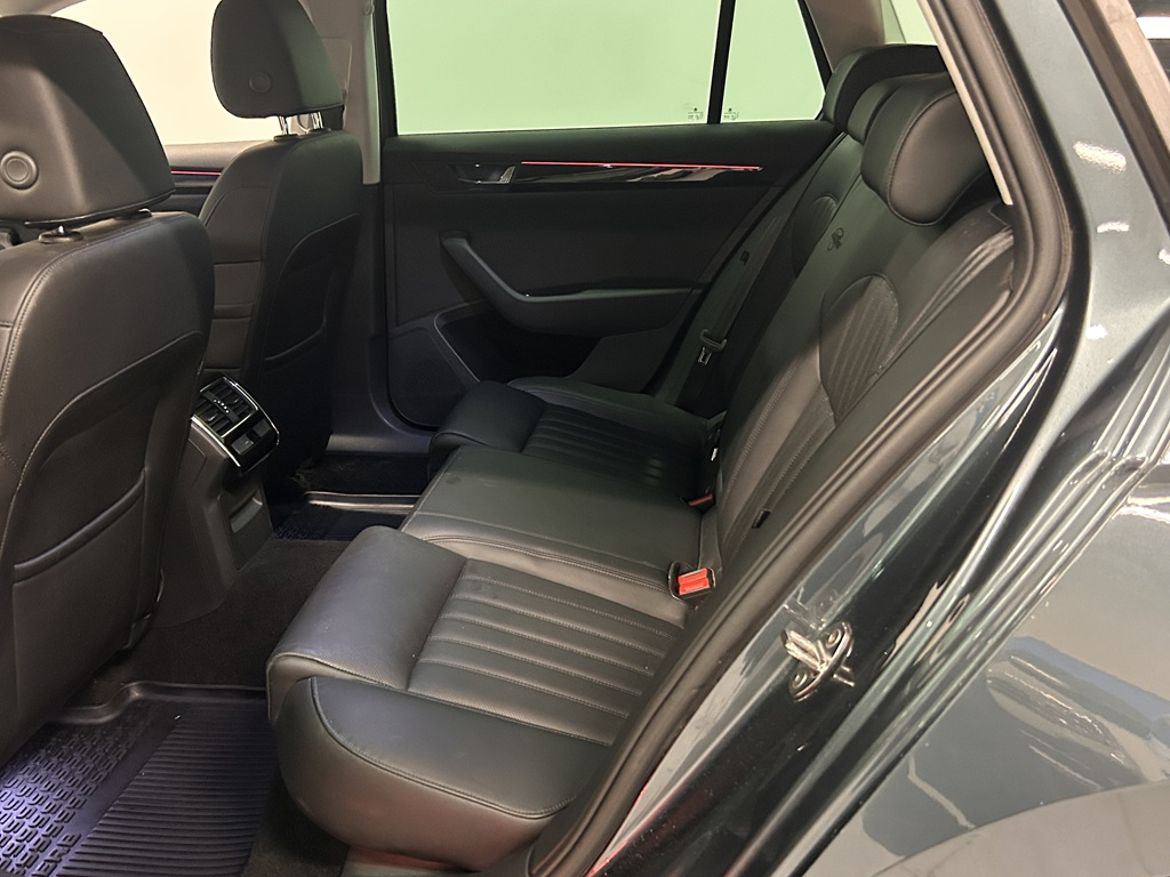 Škoda Škoda Superb Kombi — bild 16
